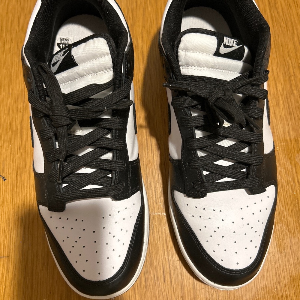 Panda dunks nike men’s size 11.5